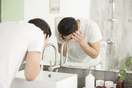 化學(xué)物品進(jìn)入眼睛怎么處理？